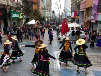 Con muestra en el paseo Prat partió Primer Festival Internacional de los Pueblos Originarios