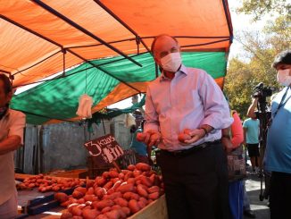 Ministro Walker encabeza entrega de protocolo para prevención de Covid-19 para vendedores y usuarios de ferias libres: “tenemos que tomar todos los resguardos para prevenir el coronavirus”