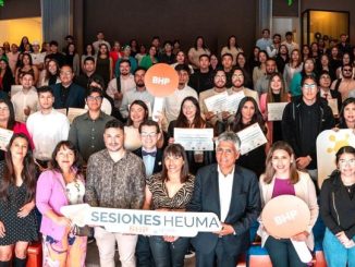 Más de 60 estudiantes de la UCN y la UA recibieron formación de ejecutivos y líderes de la industria minera