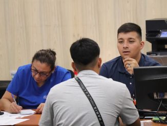 Cuentas alegres en proceso de matrícula en Universidad Santo Tomás sede Antofagasta