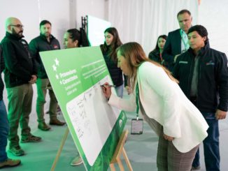 Sierra Gorda SCM firma compromiso por la sustentabilidad con sus proveedores