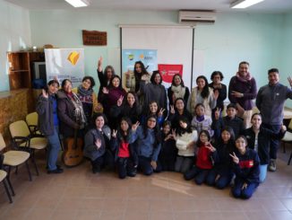 En biblioteca de San Pedro de Atacama se lanzó proyecto educativo del programa Alianza Mujer Atacameña de SQM Litio
