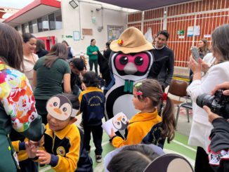 Proyecto de educación ambiental busca concientizar sobre el cuidado del pingüino de Humboldt en las costas de la Región de Antofagasta