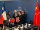 Chile y China firman protocolos para ampliar las exportaciones de frutas y carne